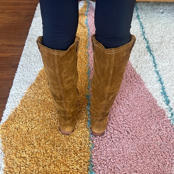 FRYE Cara Tall Boot Wheat Size 7 - Picture 2 of 15